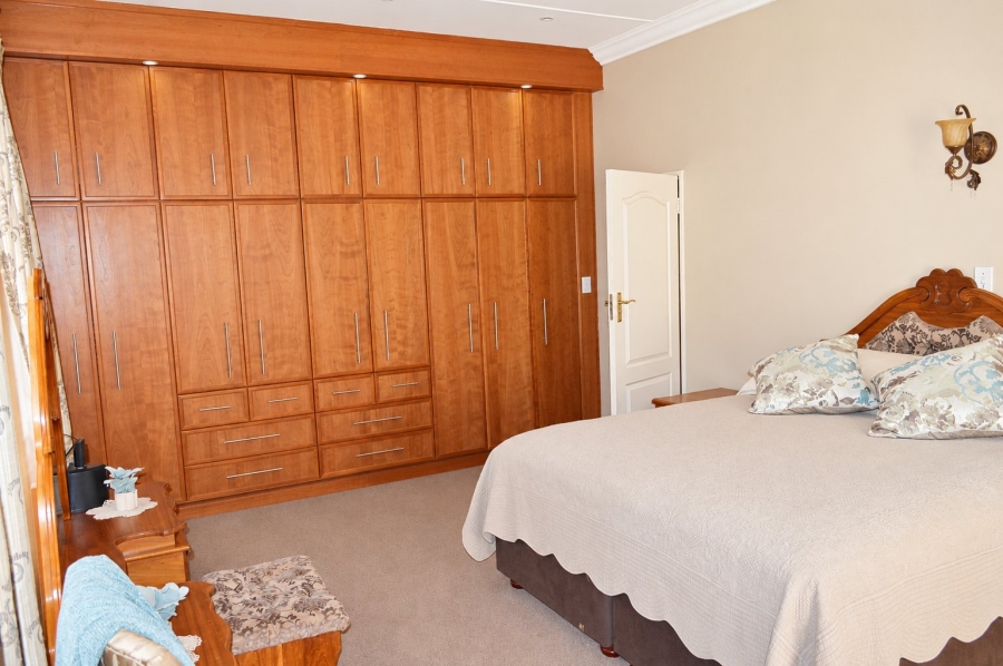 3 Bedroom Property for Sale in Roosheuwel North West